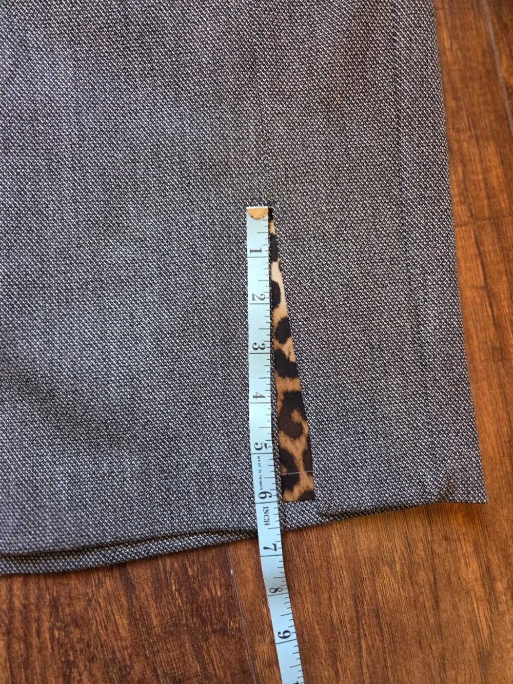 Express Design Studio: Gray Tweed Pencil Skirt Gold Buckle Leopard Slit Size 4 - Picture 8 of 10